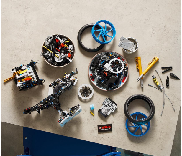LEGO Technic 42159 Yamaha MT-10 SP - 1159435 - zdjęcie 6